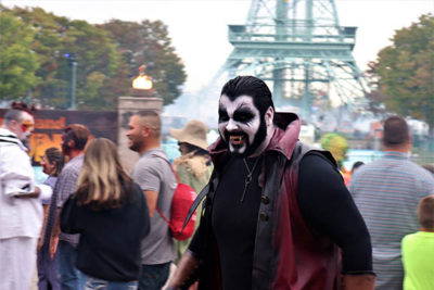 Vampires at Kings Island Haunted house! 