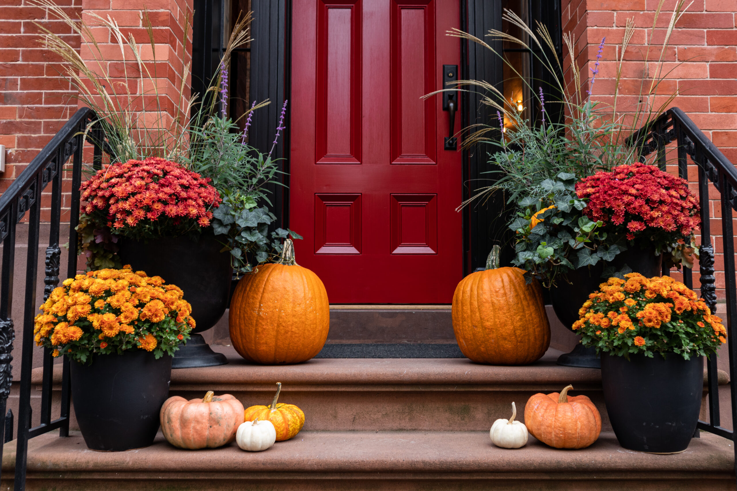 Thinking of buying or selling a house this Fall? Give us a call today! (614) 551-9416